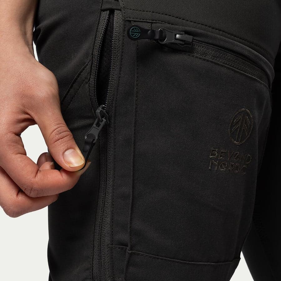 110_d410a22cbe-bn001v2-w-unexplored-18-square