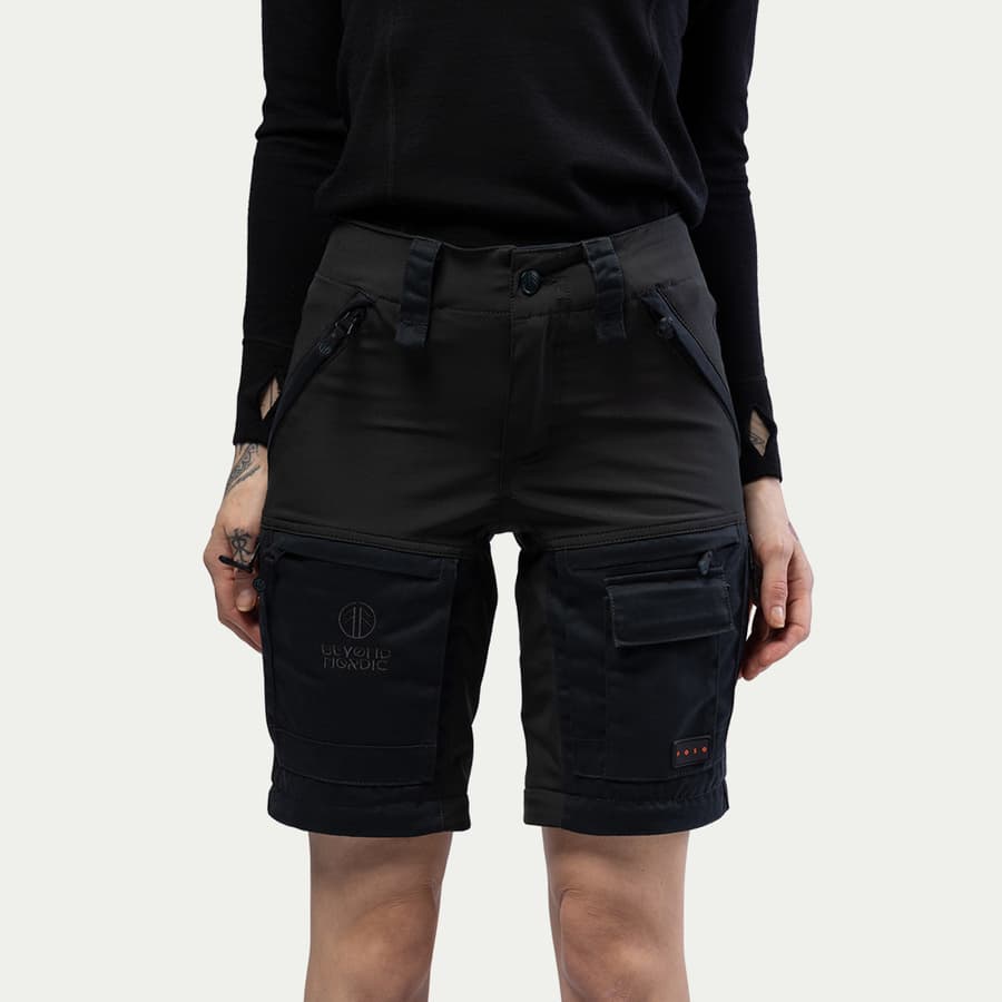 112_ab811b32f6-bn002v2-w-black-03-square