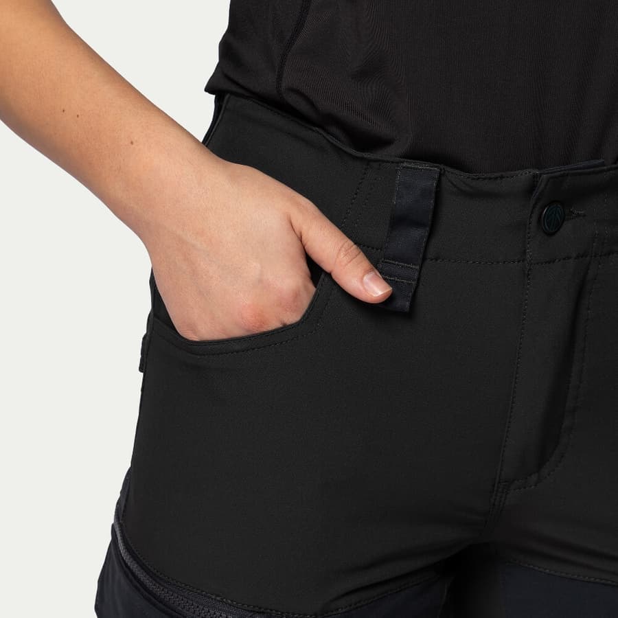 114_8ae682c70c-bn008-w-offblack-1410820-square