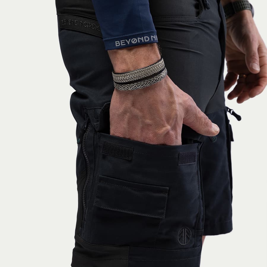 117_614f004200-bn010-m-offblack-02-square