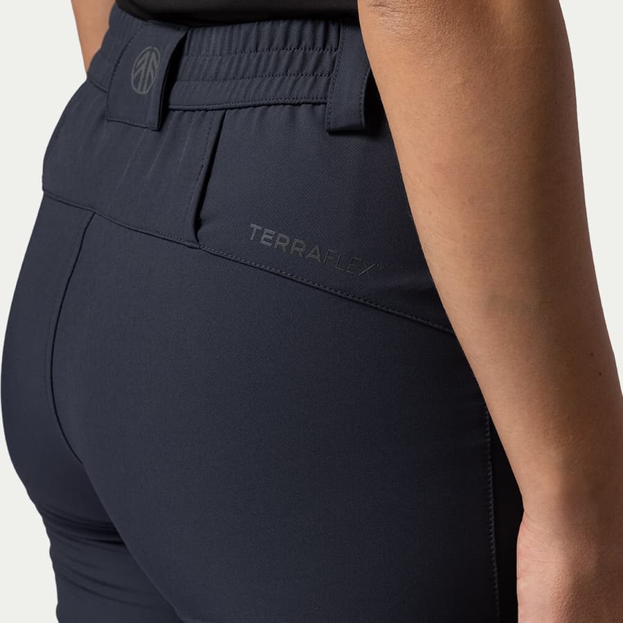 123_e7a73a0829-bn012-w-carbon-18-square