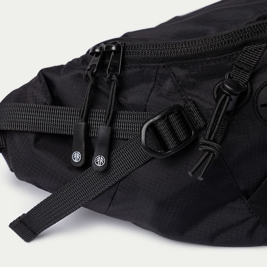 140_d7adc1591d-bn505-waistpack-05-square