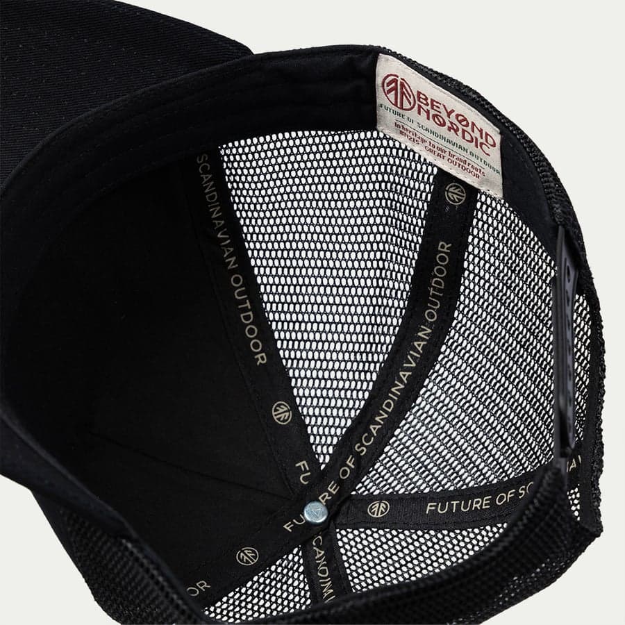 148_bb5ba33fd1-bn215-trucker-black-square