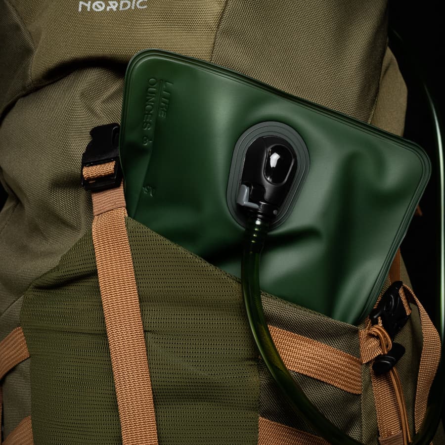 79_678db3f5fc-beyond-nordic-backpack-55l-green-8-square